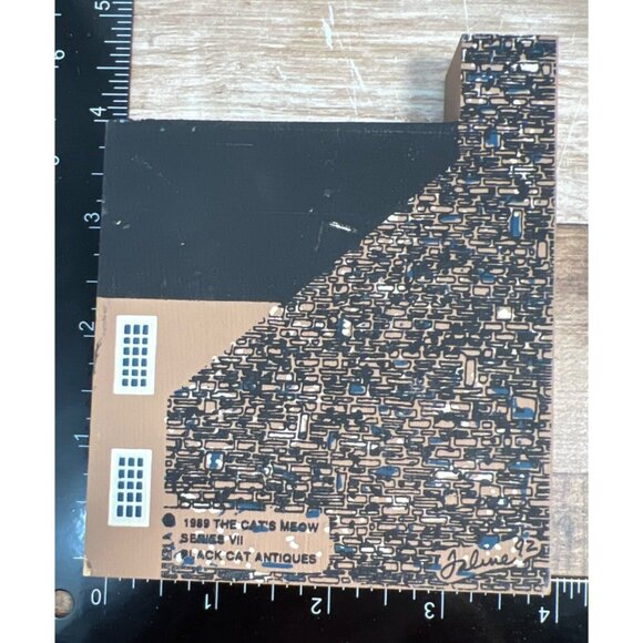 Black Cat Antiques Wooden Shelf Sitter Decorative Block 1989 Cats Meow Village V - Picture 2 of 2